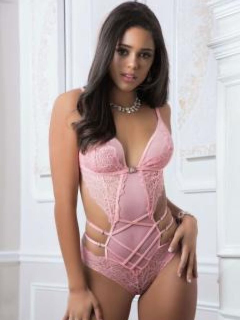G-World - 1pc Wonder Teddy With Curve Framing Straps - Baby Pink